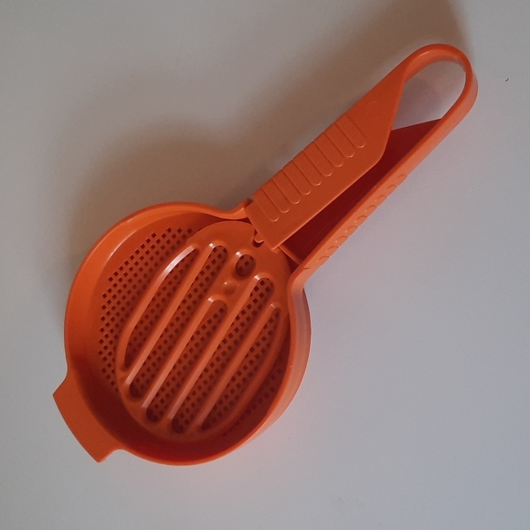 Tupperware Kitchen Tupperware Hand Sifter Poshmark